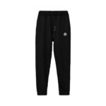 Kostum Moncler