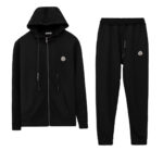 Kostum Moncler