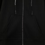 Kostum Moncler