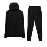Kostum Moncler