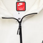 Kostum Nike Tech