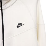 Kostum Nike Tech