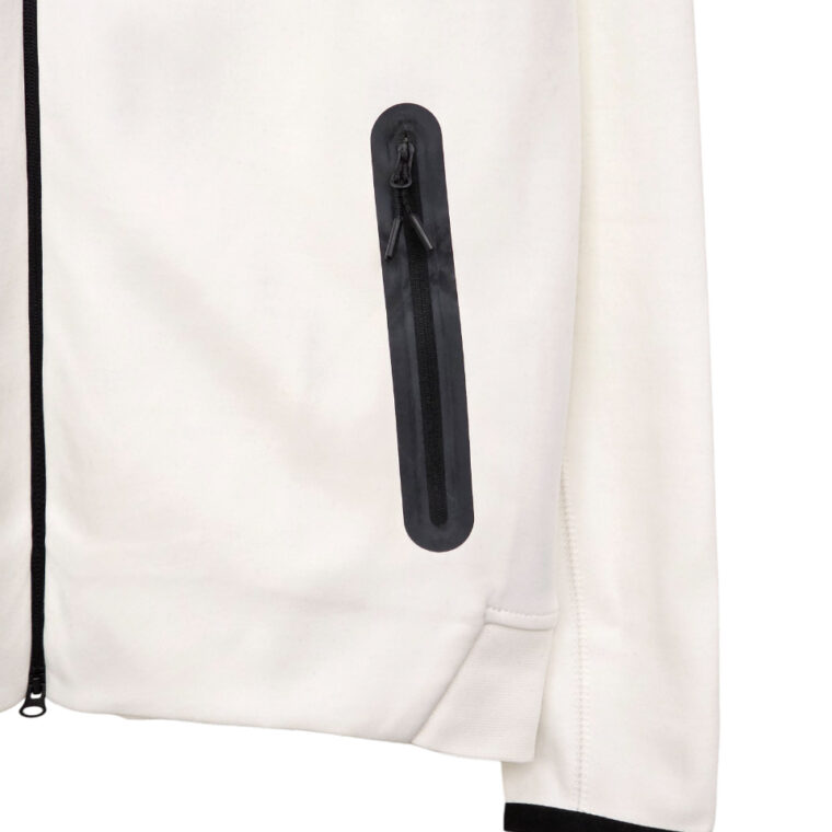 Kostum Nike Tech