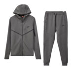 Kostum Nike Tech