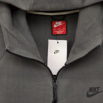Kostum Nike Tech