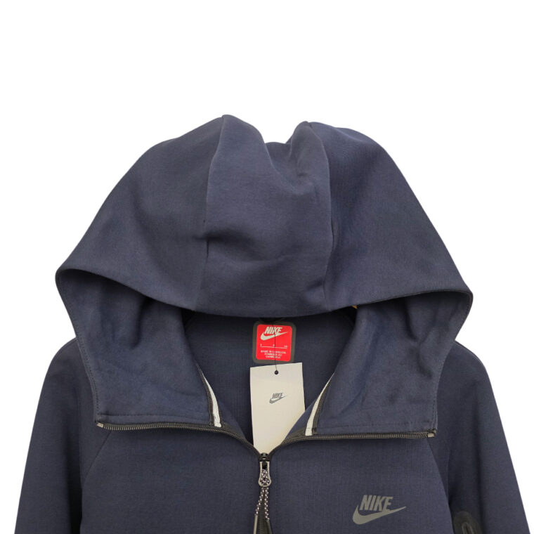 Kostum Nike Tech