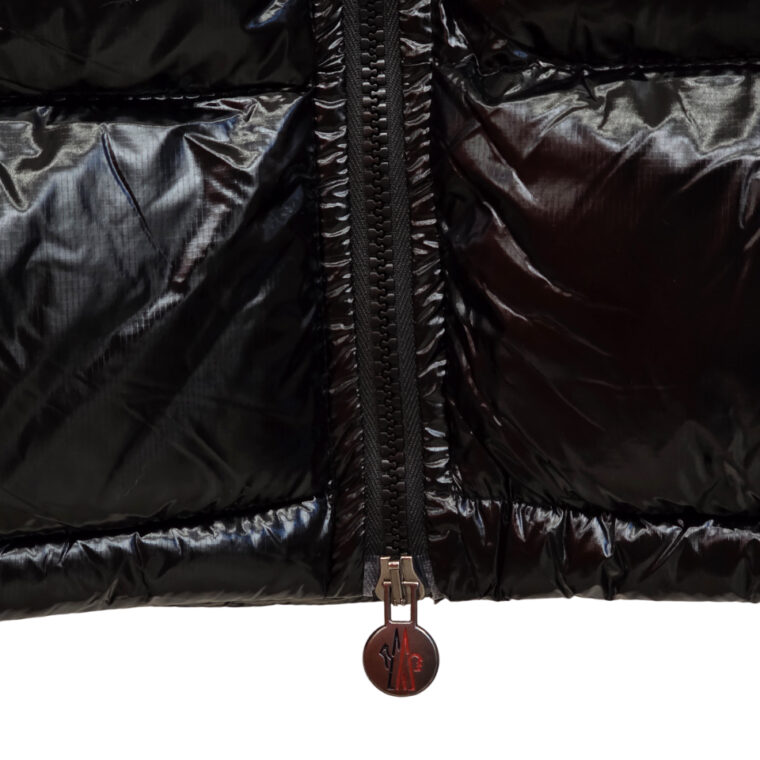 Jelek Moncler