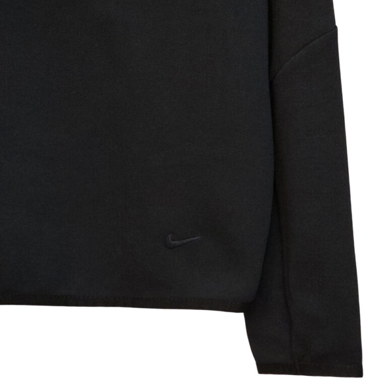 Kostum Nike Tech