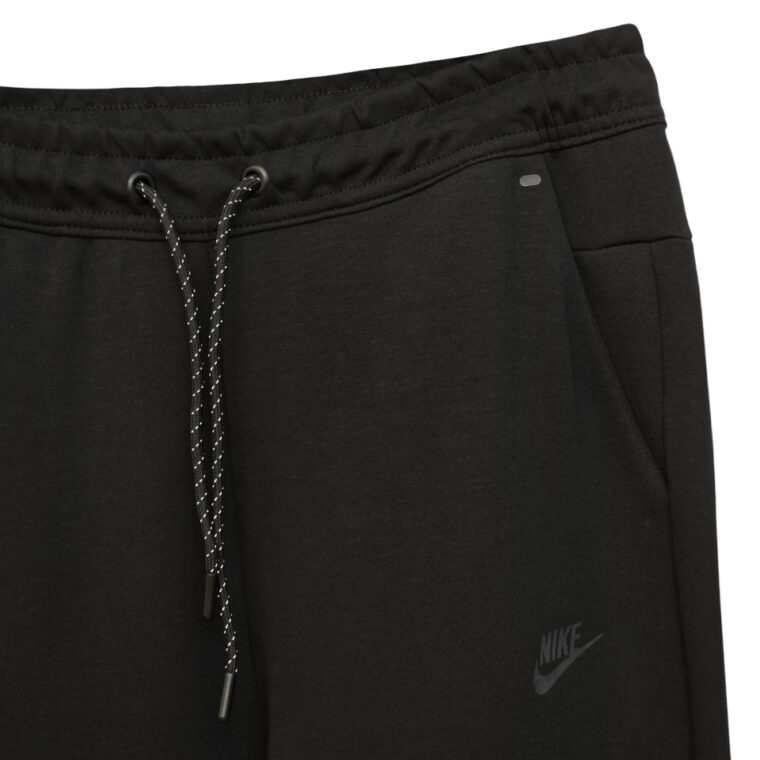 Kostum Nike Tech