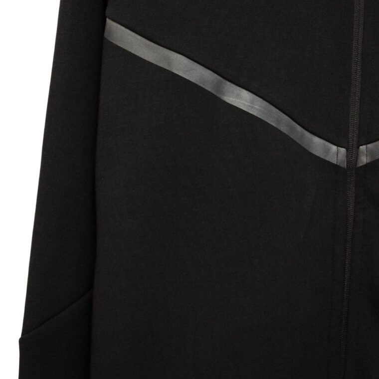 Kostum Nike Tech