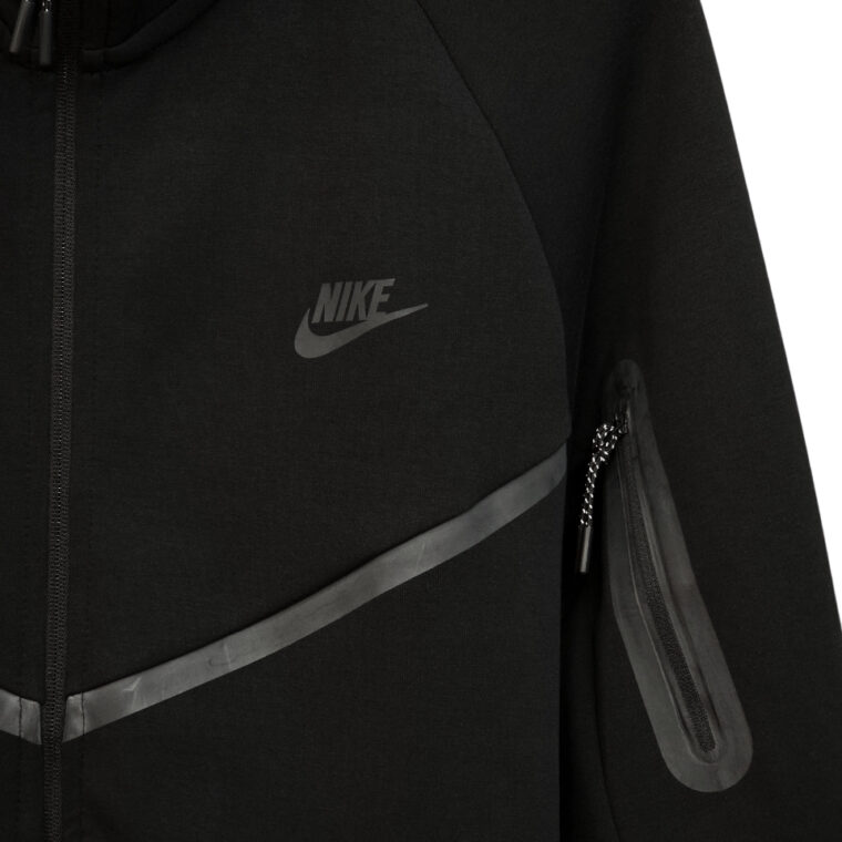 Kostum Nike Tech