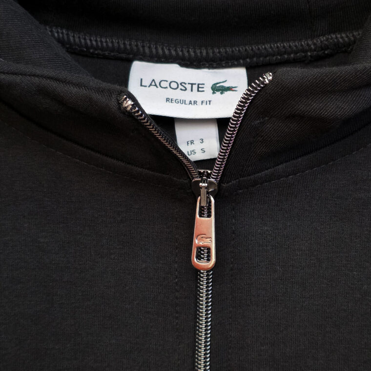 Kostum Lacoste