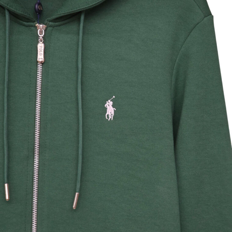 Kostum Polo