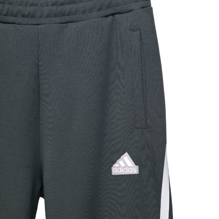 Kostum Adidas
