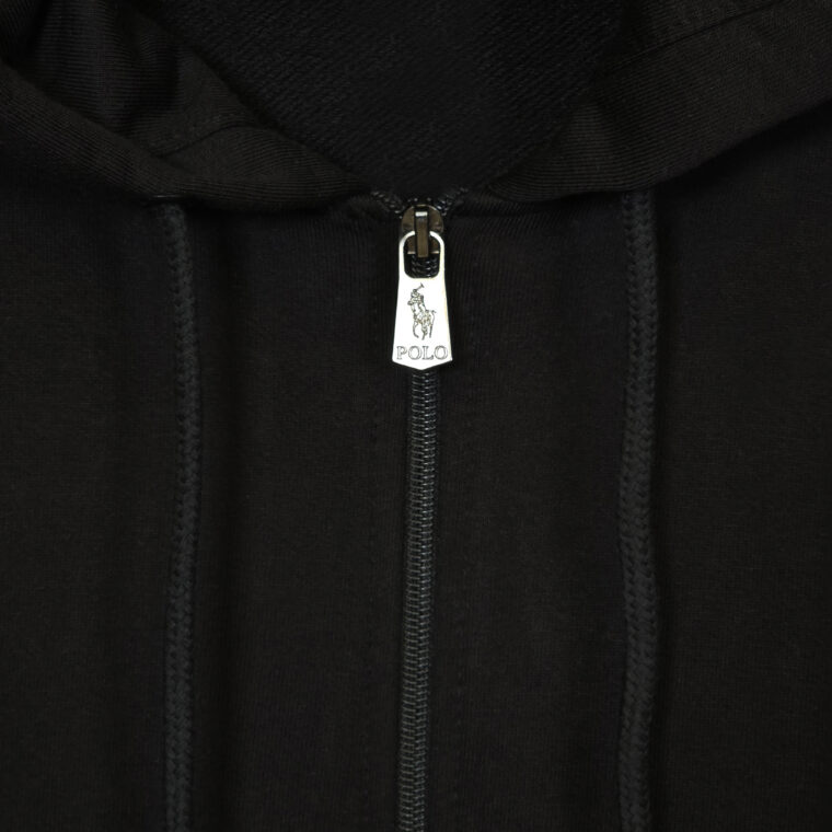 Kostum Polo