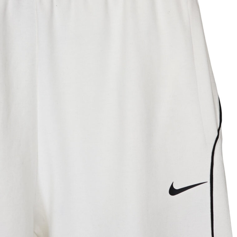 Kostum Nike