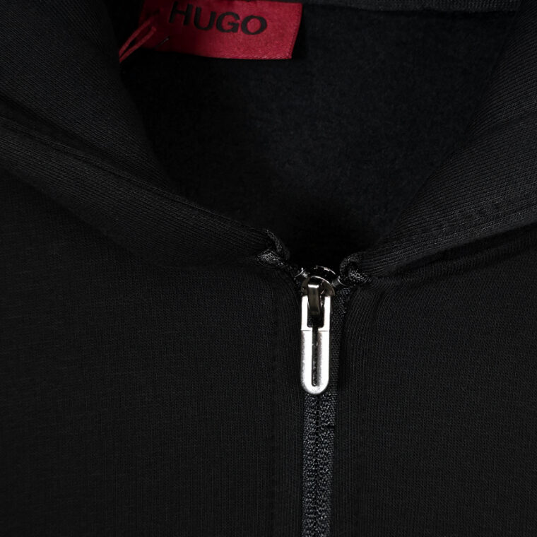 Kostum Hugo