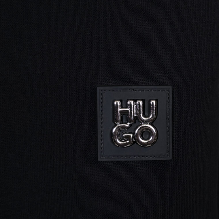 Kostum Hugo