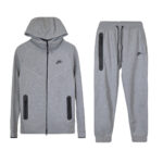 Kostum Nike Tech