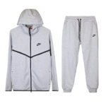 Kostum Nike Tech