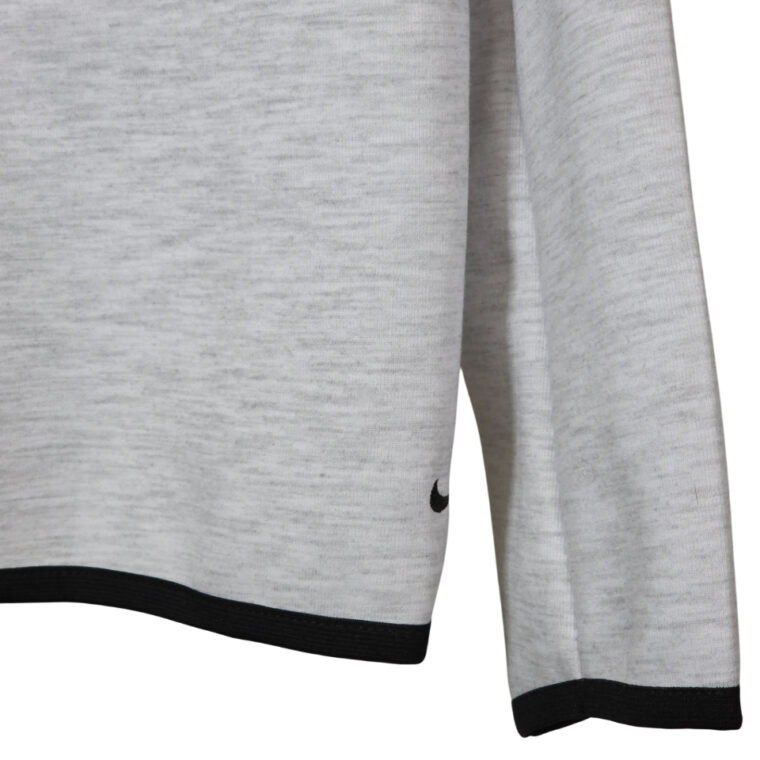 Kostum Nike Tech