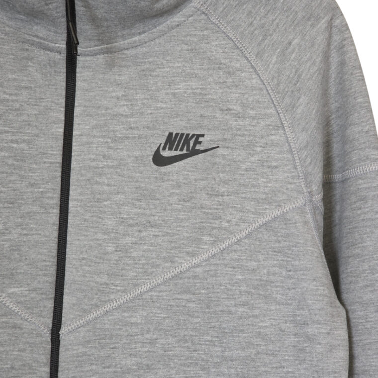 Kostum Nike Tech