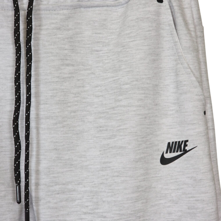 Kostum Nike Tech