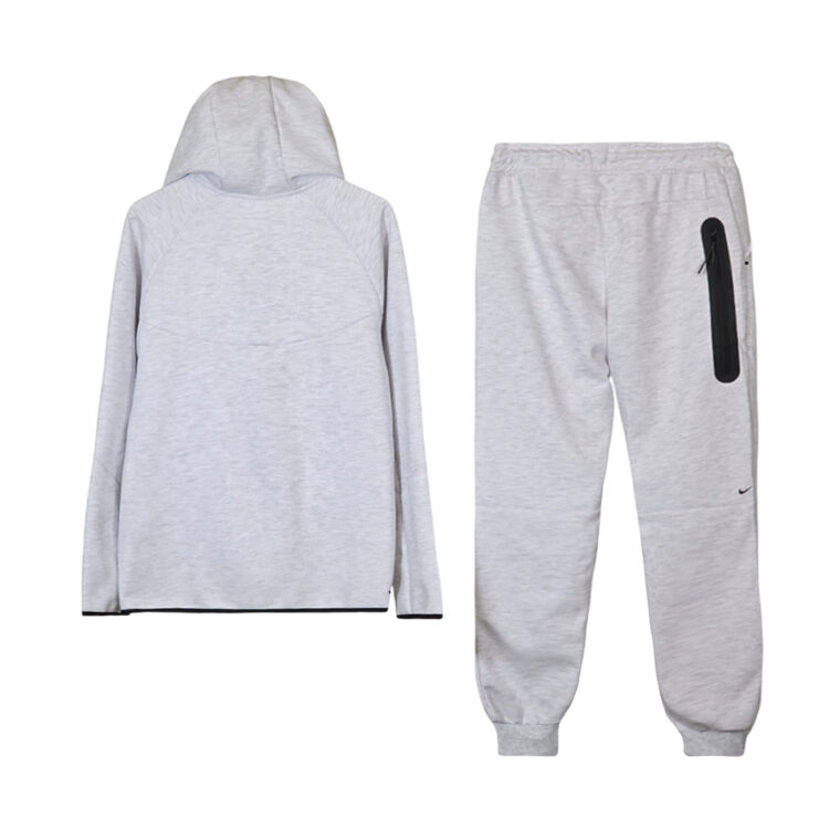 Kostum Nike Tech