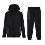 Kostum Nike Tech
