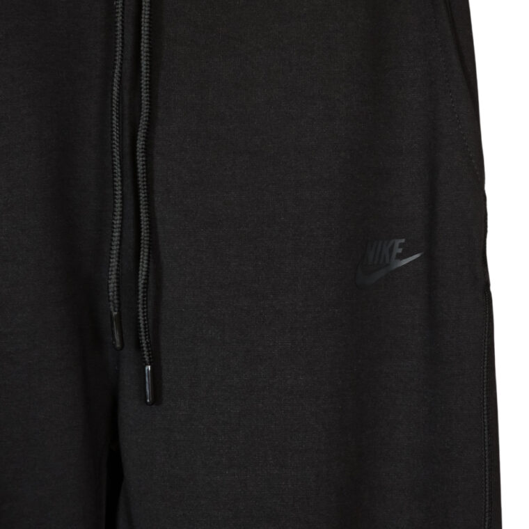 Kostum Nike Tech