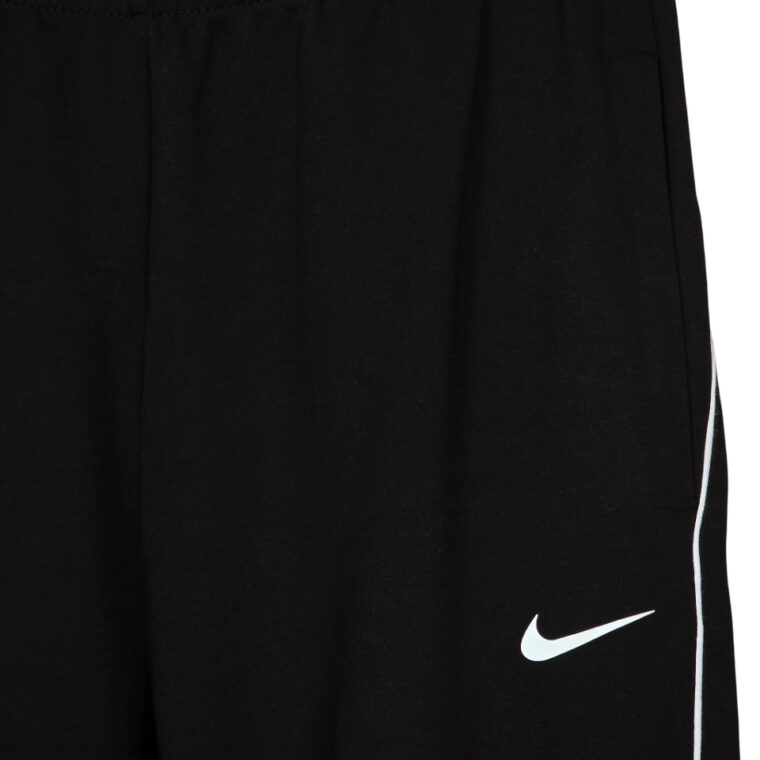 Kostum Nike