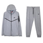 Kostum Nike Tech