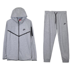 Kostum Nike Tech
