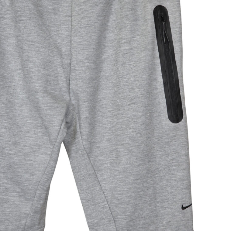 Kostum Nike Tech