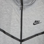 Kostum Nike Tech