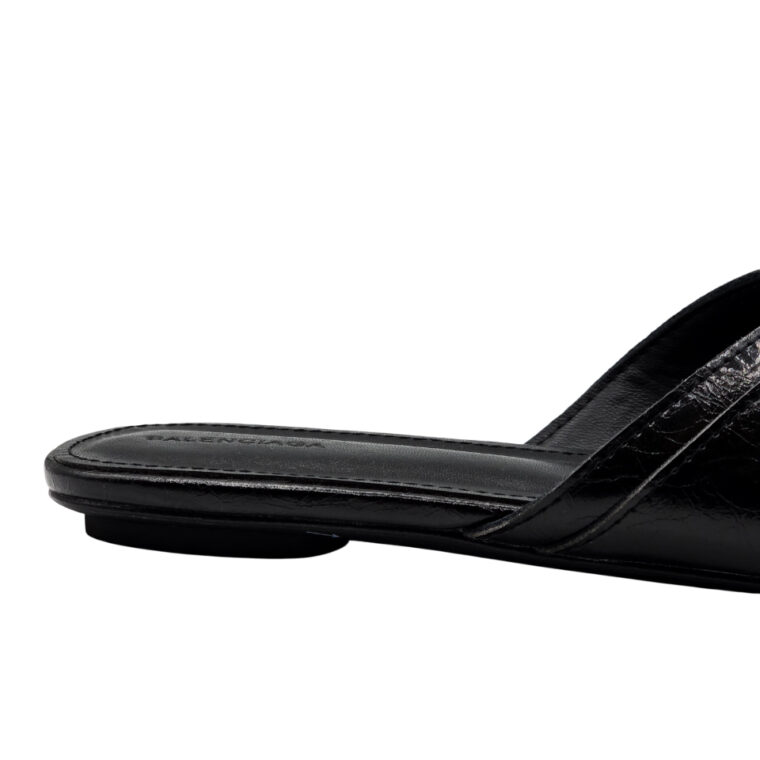 Shapka Balenciaga