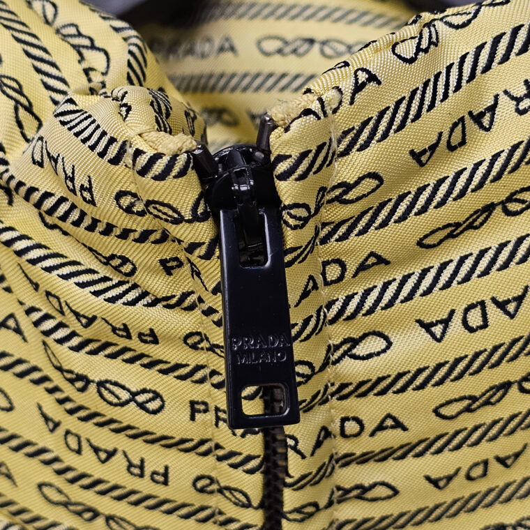 Xhup Prada