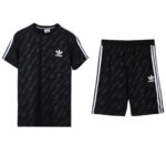 Kostum Adidas