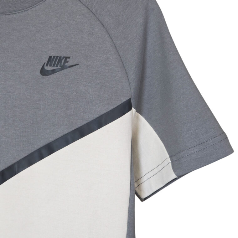 Kostum Nike