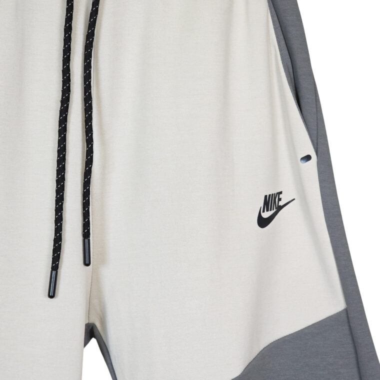 Kostum Nike