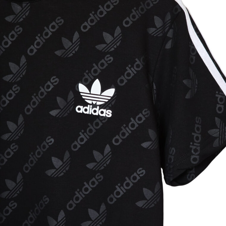 Kostum Adidas