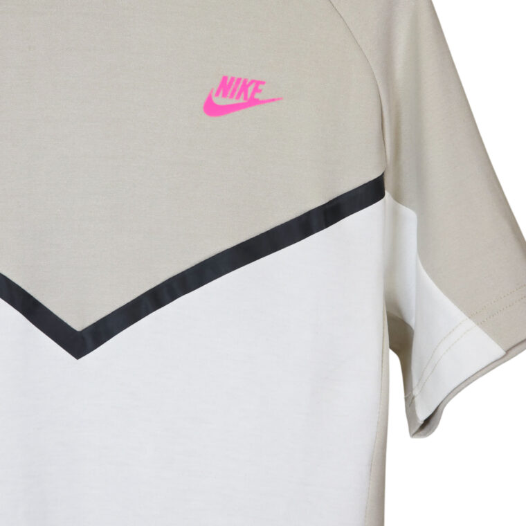 Kostum Nike