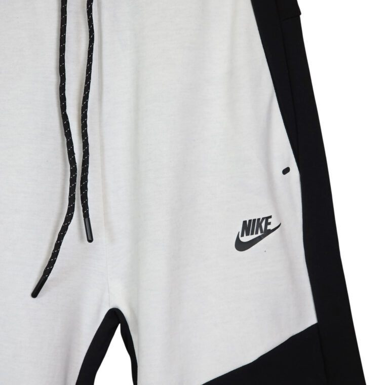 Kostum Nike
