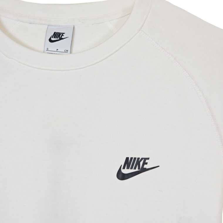Kostum Nike