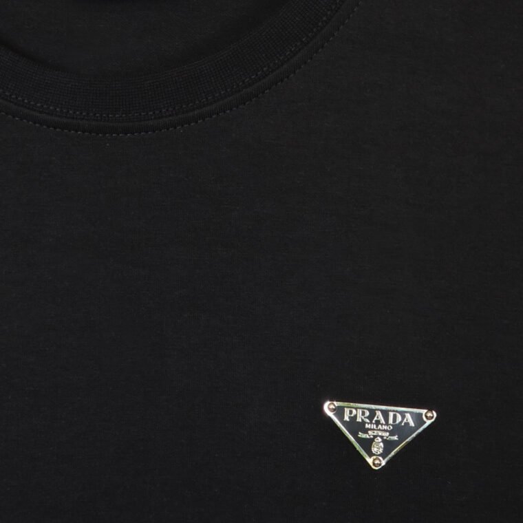 Kostum Prada