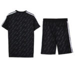 Kostum Adidas