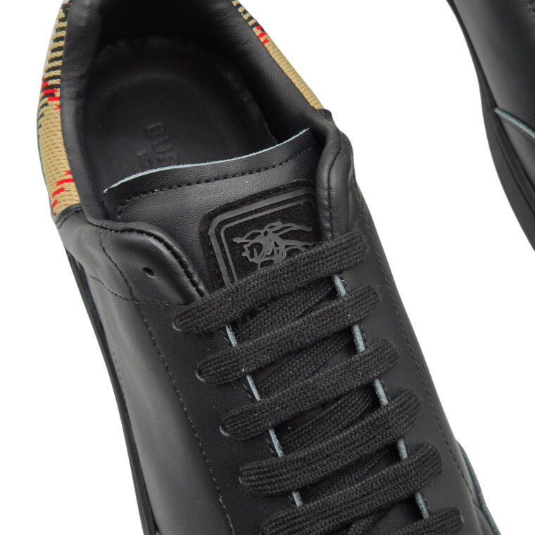 Atlete Burberry