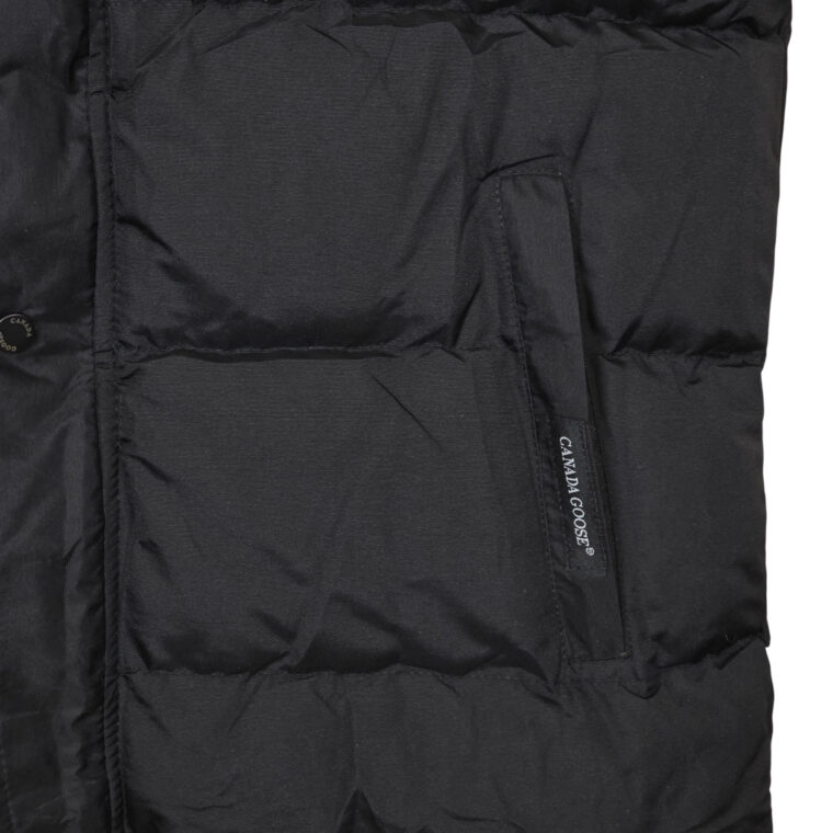 Jelek Canada Goose